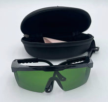 Load image into Gallery viewer, Safety Goggles Glasses For Cold Laser Therapy Devices LLLT Green