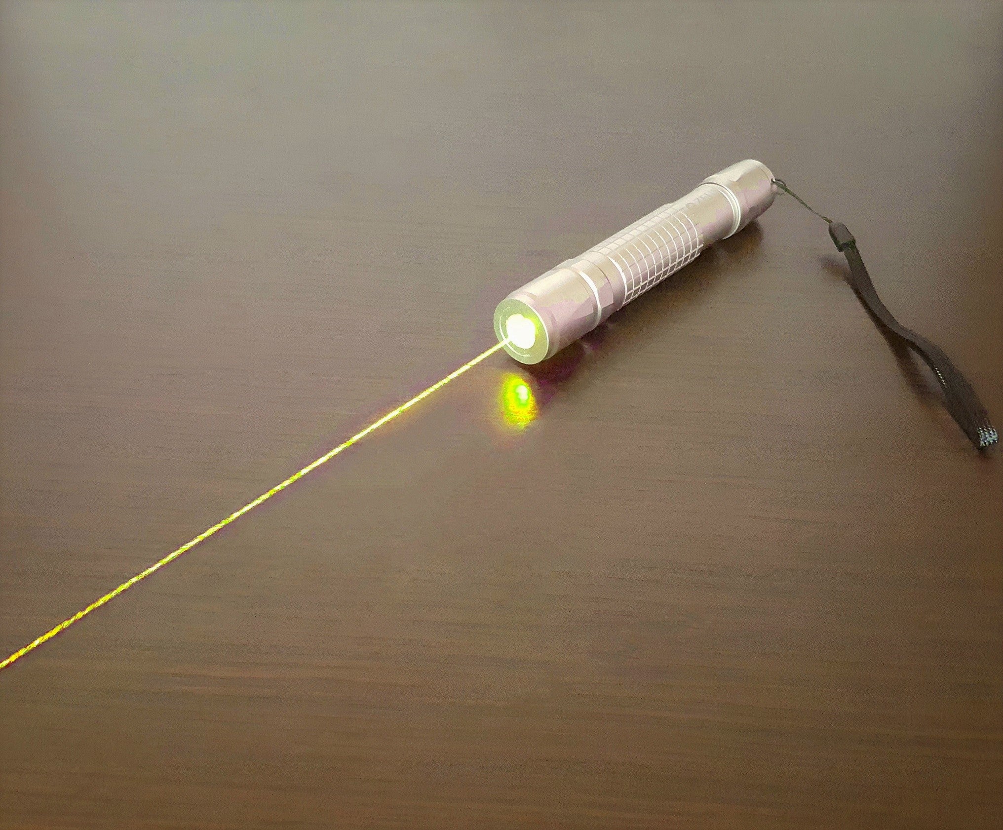 Zeus Pocket - Bright Yellow Laser Pointer 10mW / 589nm